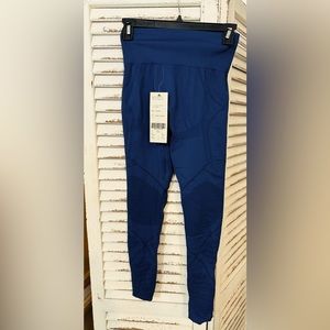 NWT SWEATY BETTY Deep Teal Blue High Waist Leggings with ribbing .  SIZE S